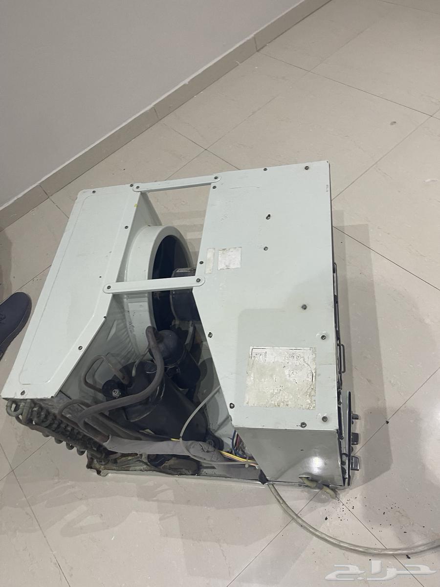 A semi-new air conditioner. Please, only contact or message the buyer.64485502059138111