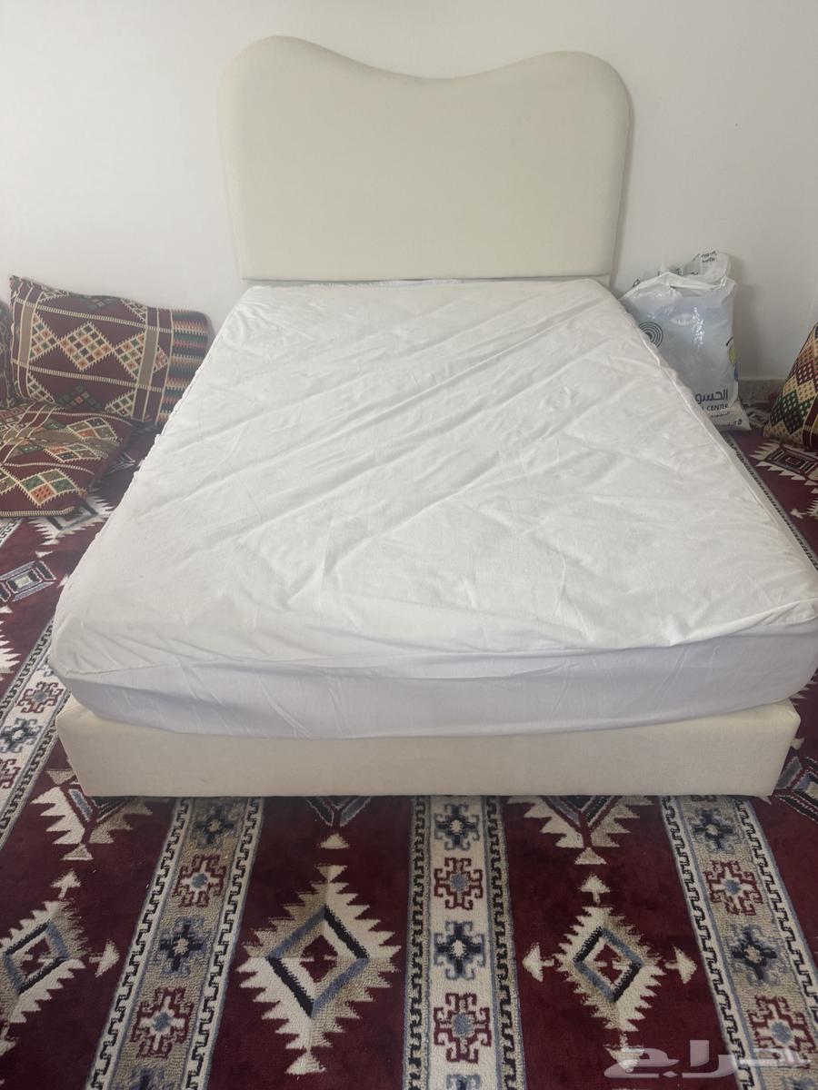 سرير مع مرتبه طبيه للبيع64482837085825112