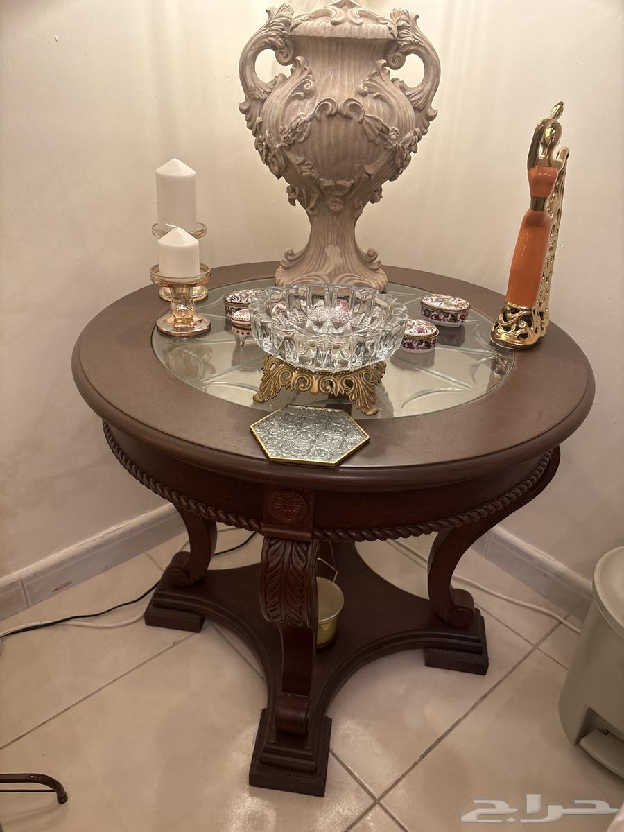 Tables 264481914409474112