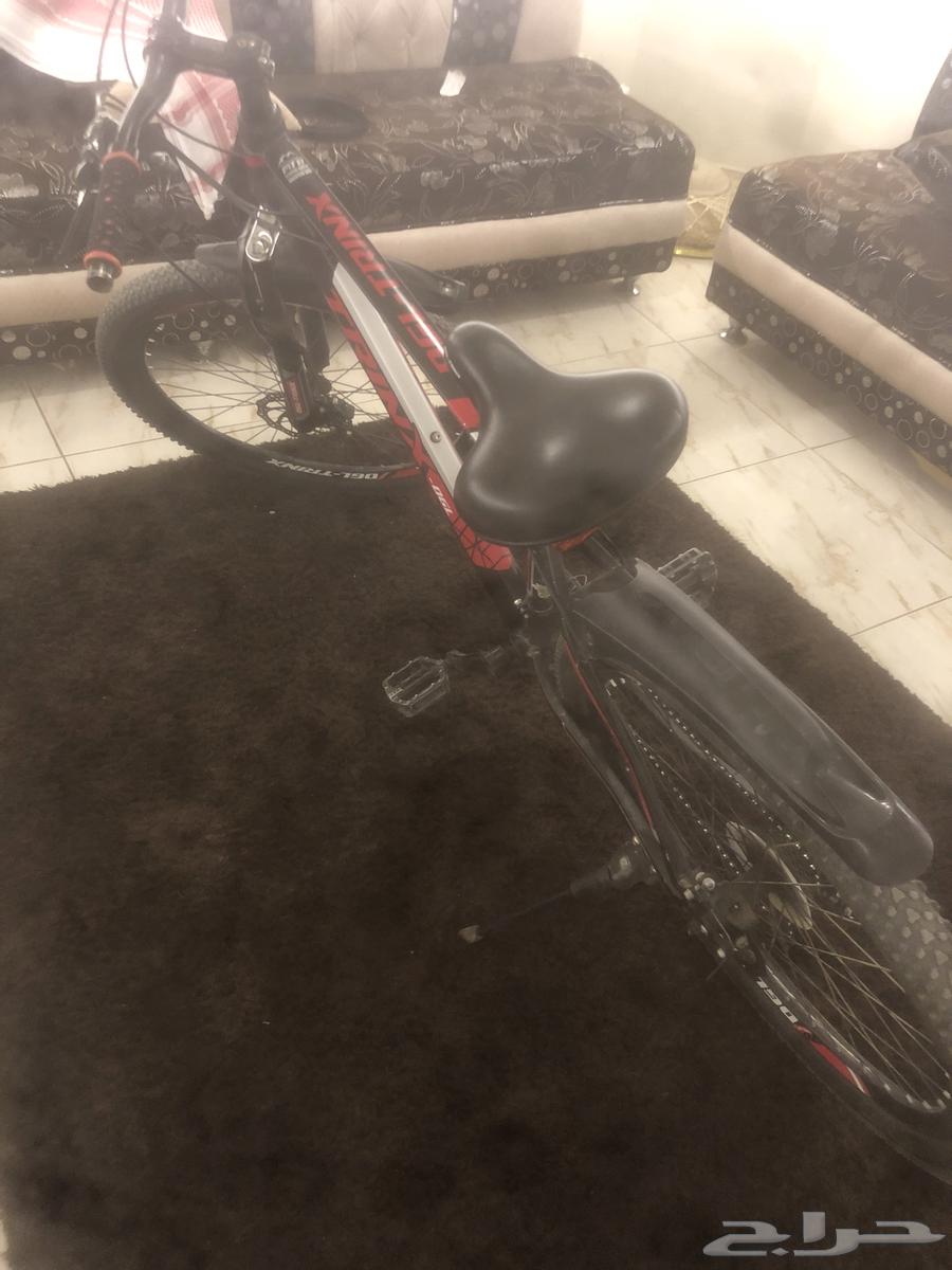 ثلاجة ومكنسه للبيع64484538944643113