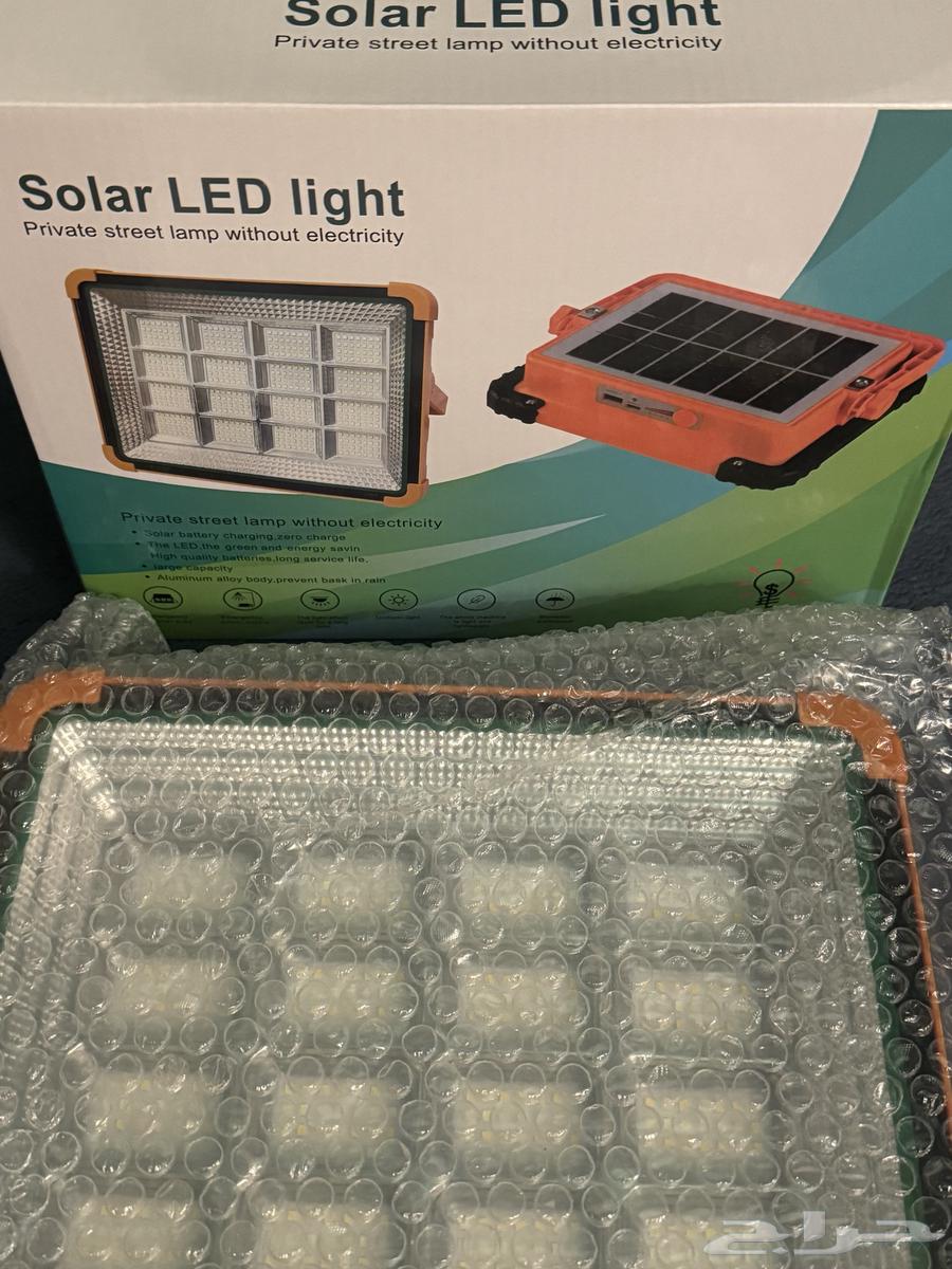 للبيع عدد 2 كشافات طاقة شمسية بسعر مغري64486164028035111