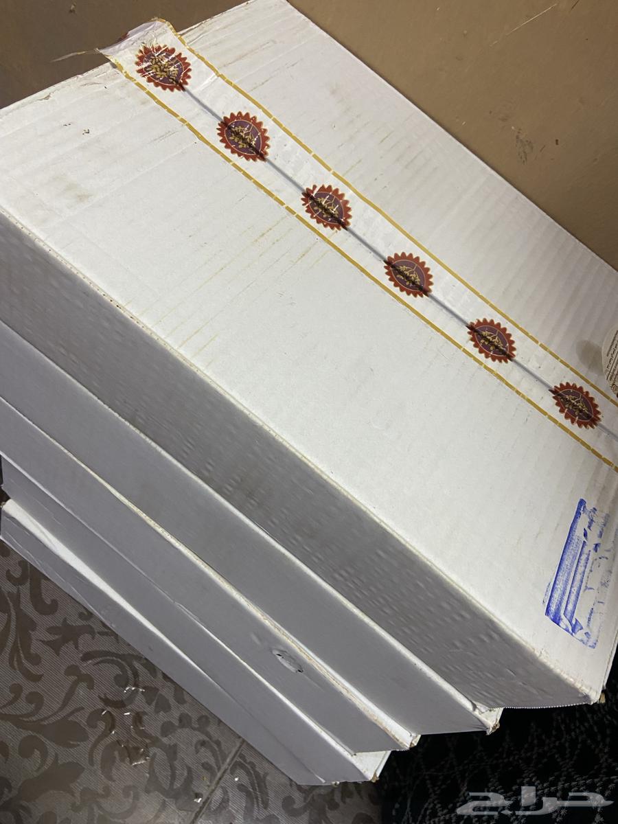 Five boxes of light dates64480606361858113