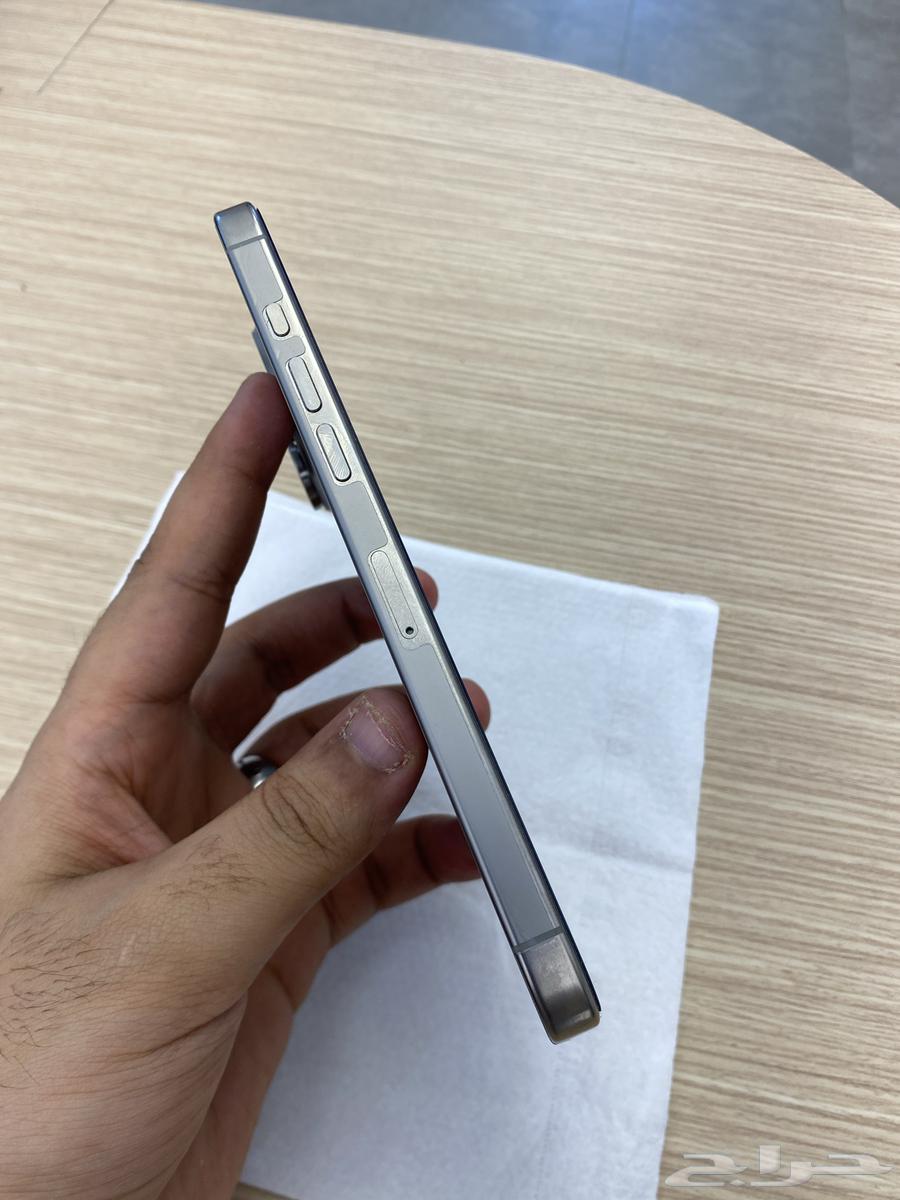 جوال ايفون 16 برو ماكس64483424401281111