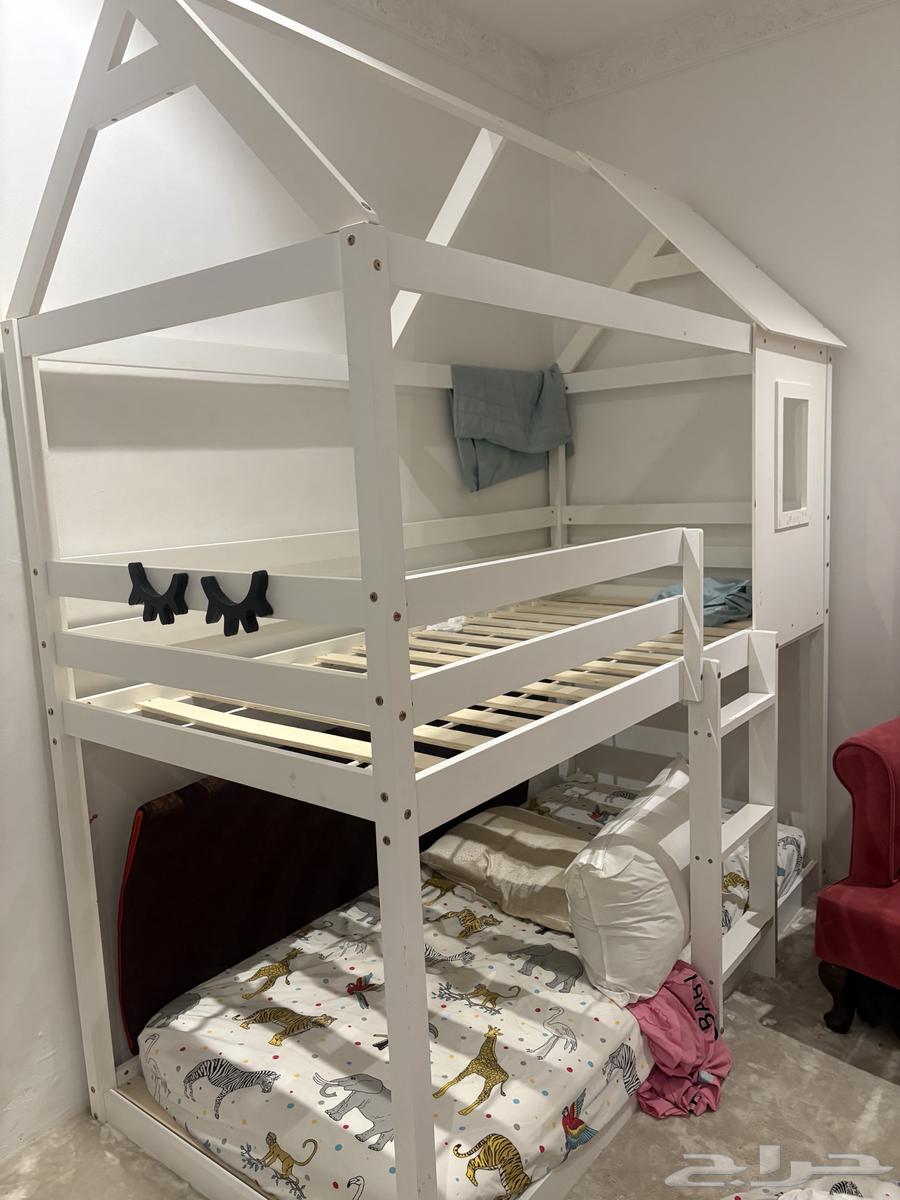 Excellent condition double bed, no breaks or defects, very clean64484772932483110