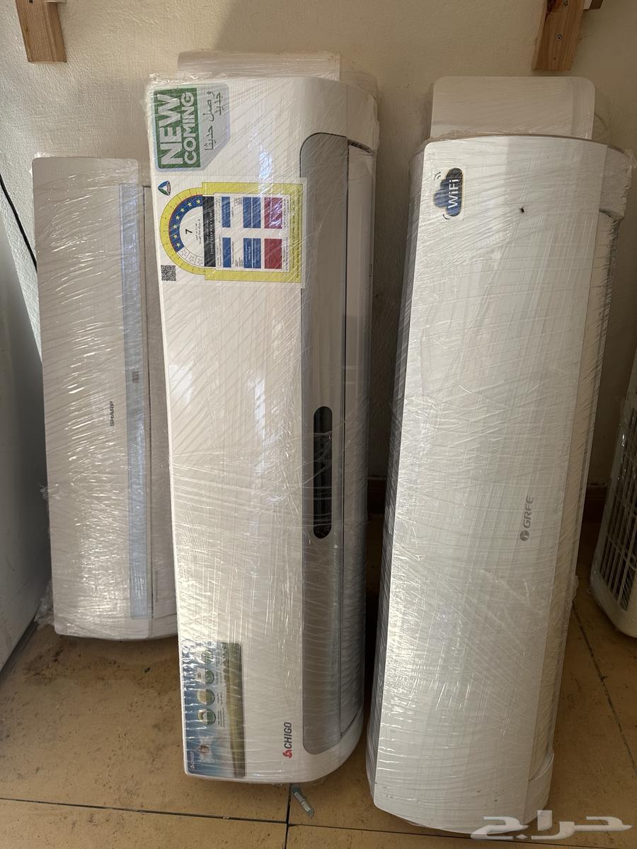 Clean used split window air conditioner with installation connection64483757315585113