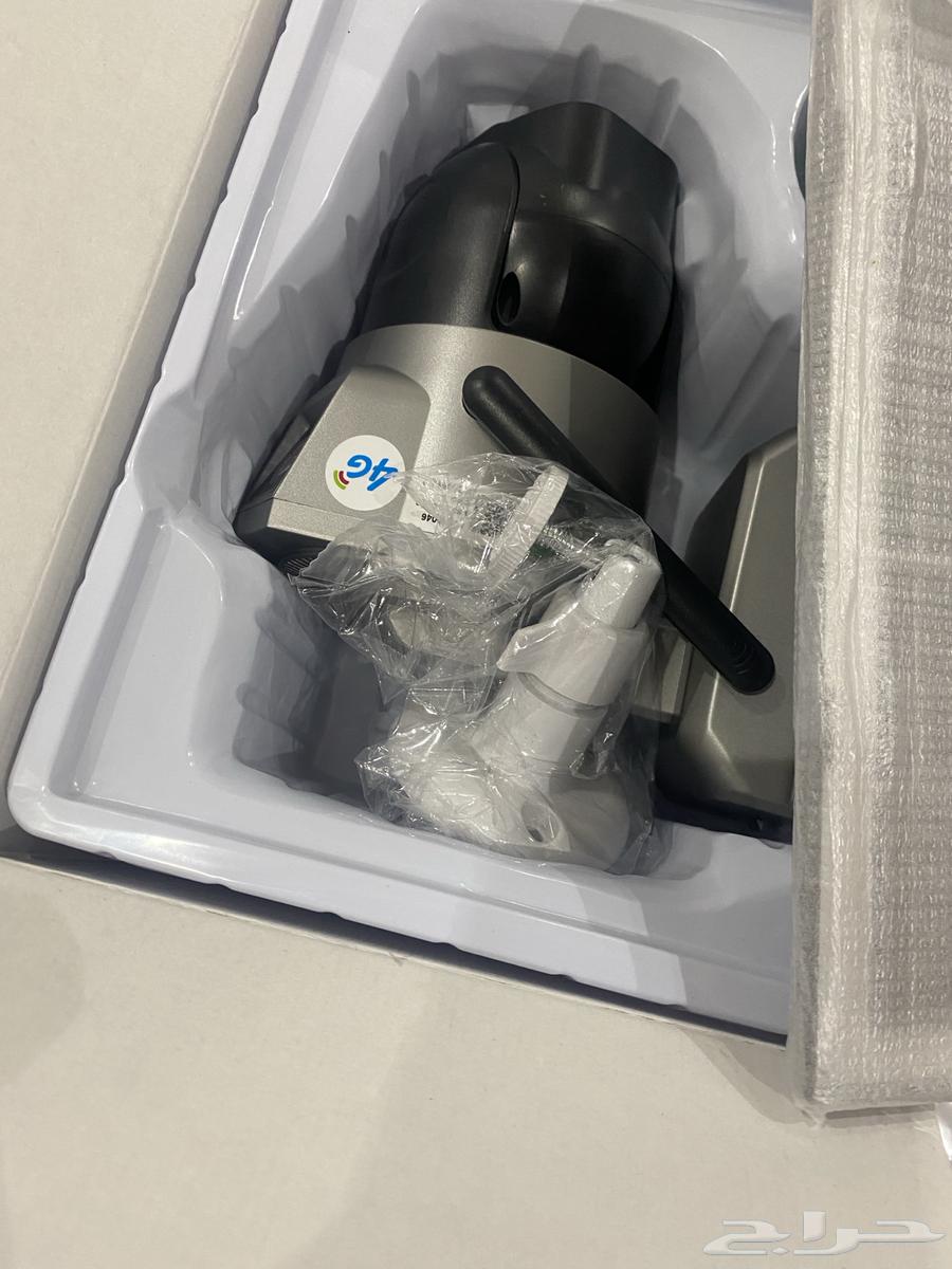 Solar-powered camera with SIM card64480840574851111