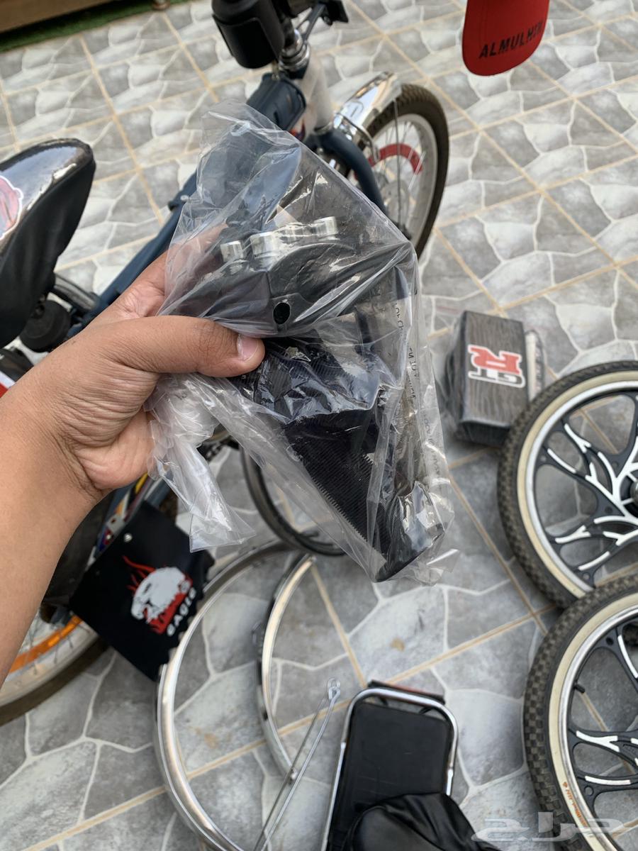 سيكل رامبو الون ازرق مطفي عليه مرتبه طبع اصفر64483715852546112