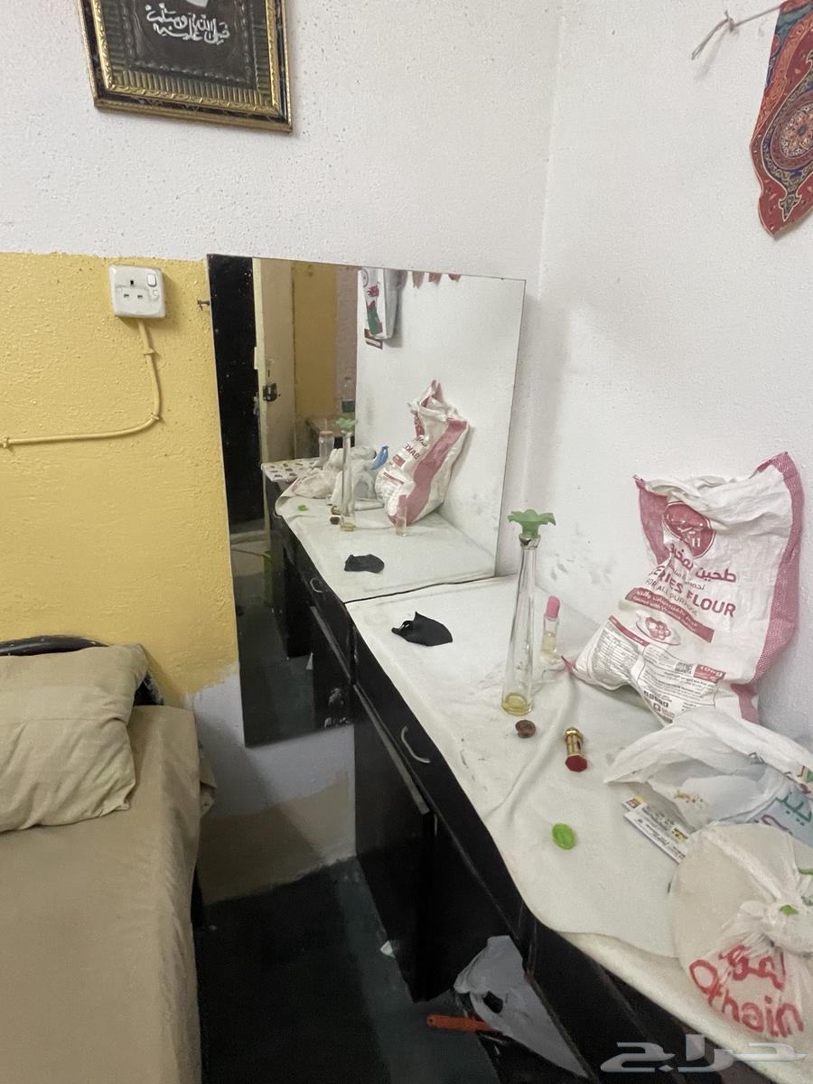 Office desks, recliners, beds and mattresses64479023377282111