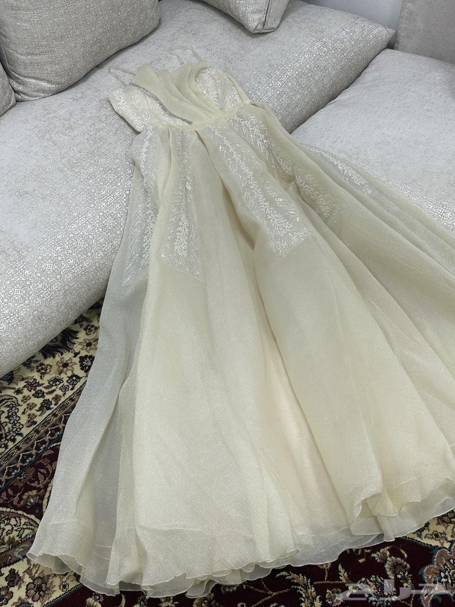 Dress worn for only two hours for sale, bought for 400, selling for 250, size 664479369700865111