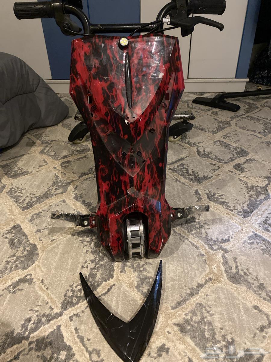 Drift scooter in light stories64484897747969110