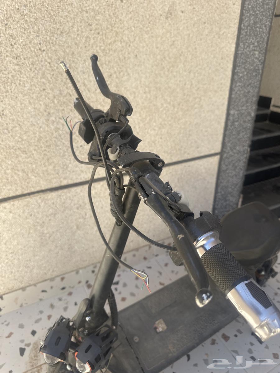 2 scooters64480358946945113