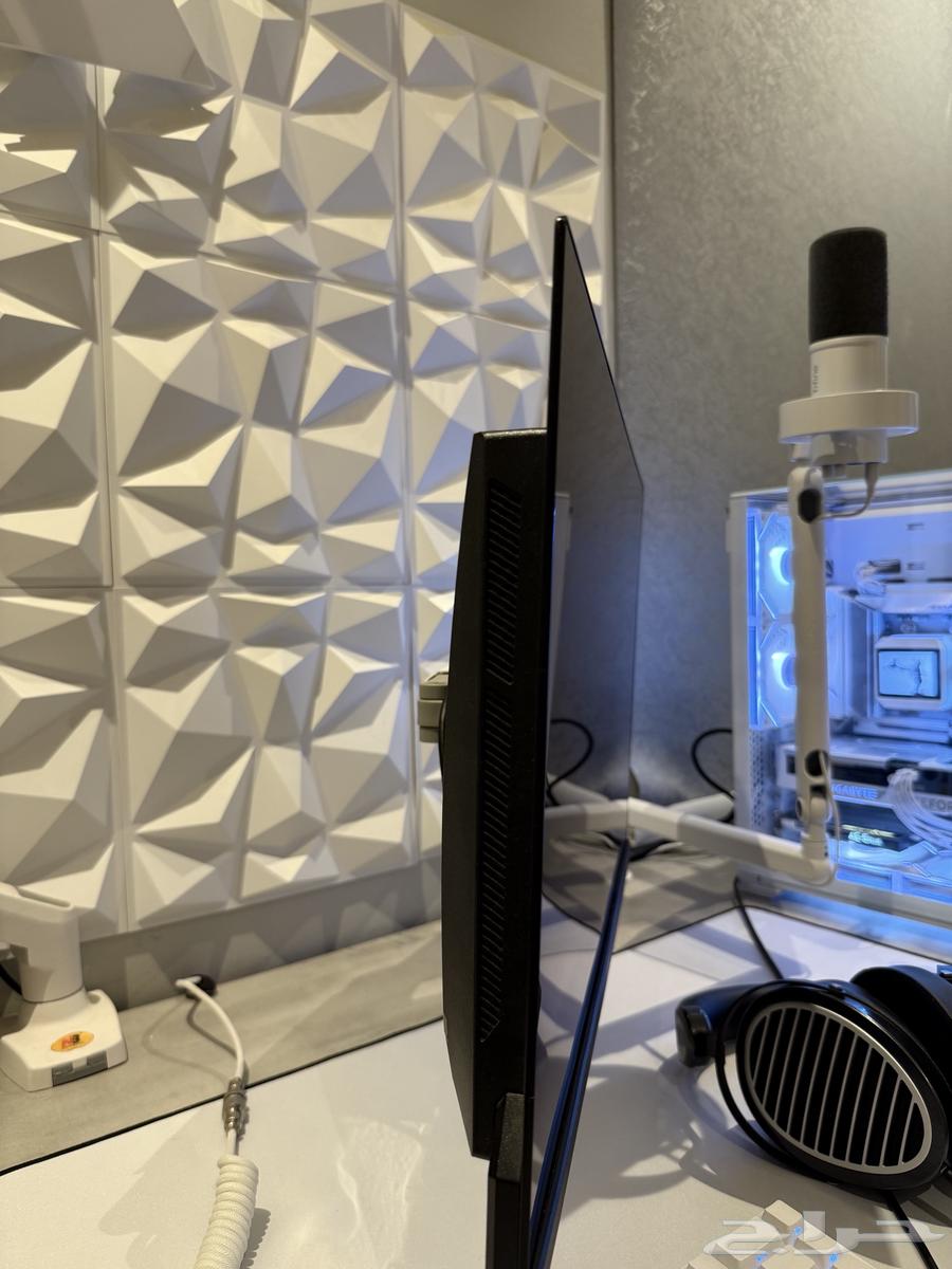 MSI QD-OLED 27 inch OLED (Clean with box)64482823049987111