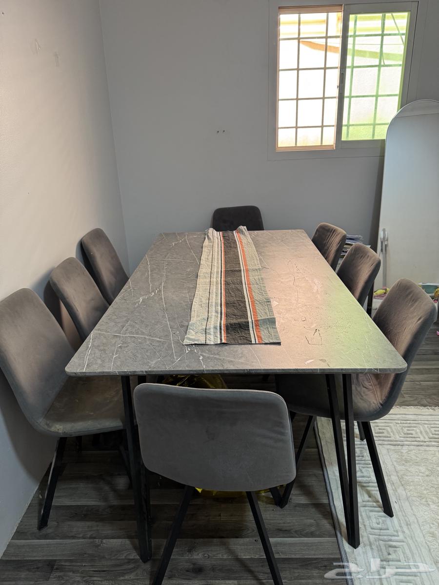 ترابيزه سفره 8 كراسي ب300 ريال وقابل للتفاوض سرعه البيع64480482716162111