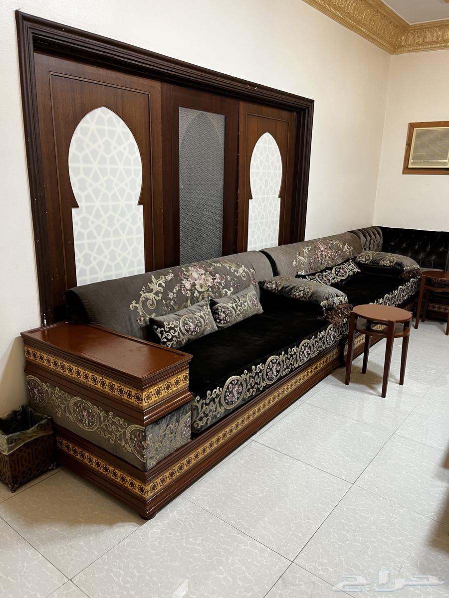 طقم كنب مجلس شكل U مع طاولاته64484130391427112