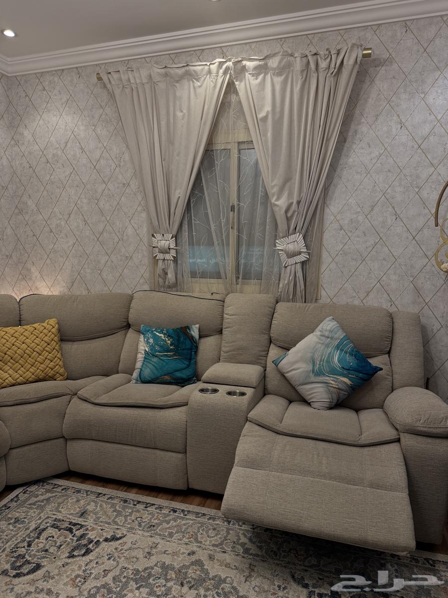 Sofa for 5 people, dining table with 4 chairs64479383367043113