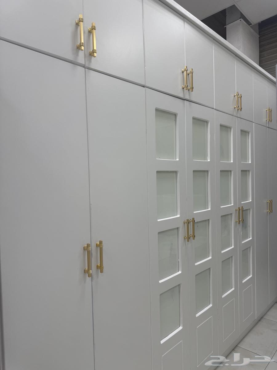 دواليب الملابس مستعملة نظيفة 8دورفا6درفا في غرفة نوم في سري64479051051011110