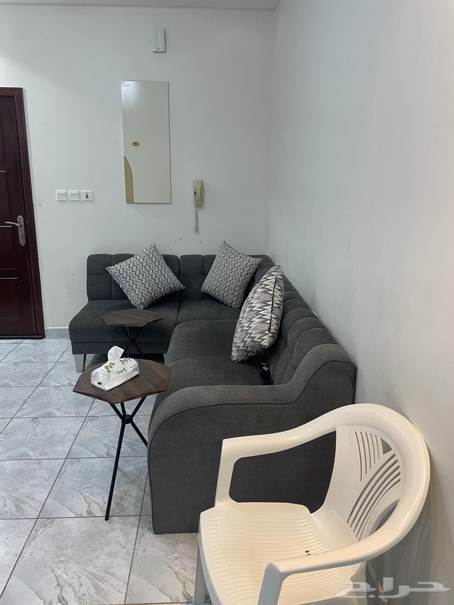 كنب 6 متر مع مخدات وماسات استخدام 7 اشهر نظيف لا يشكو من شي64485406076931110