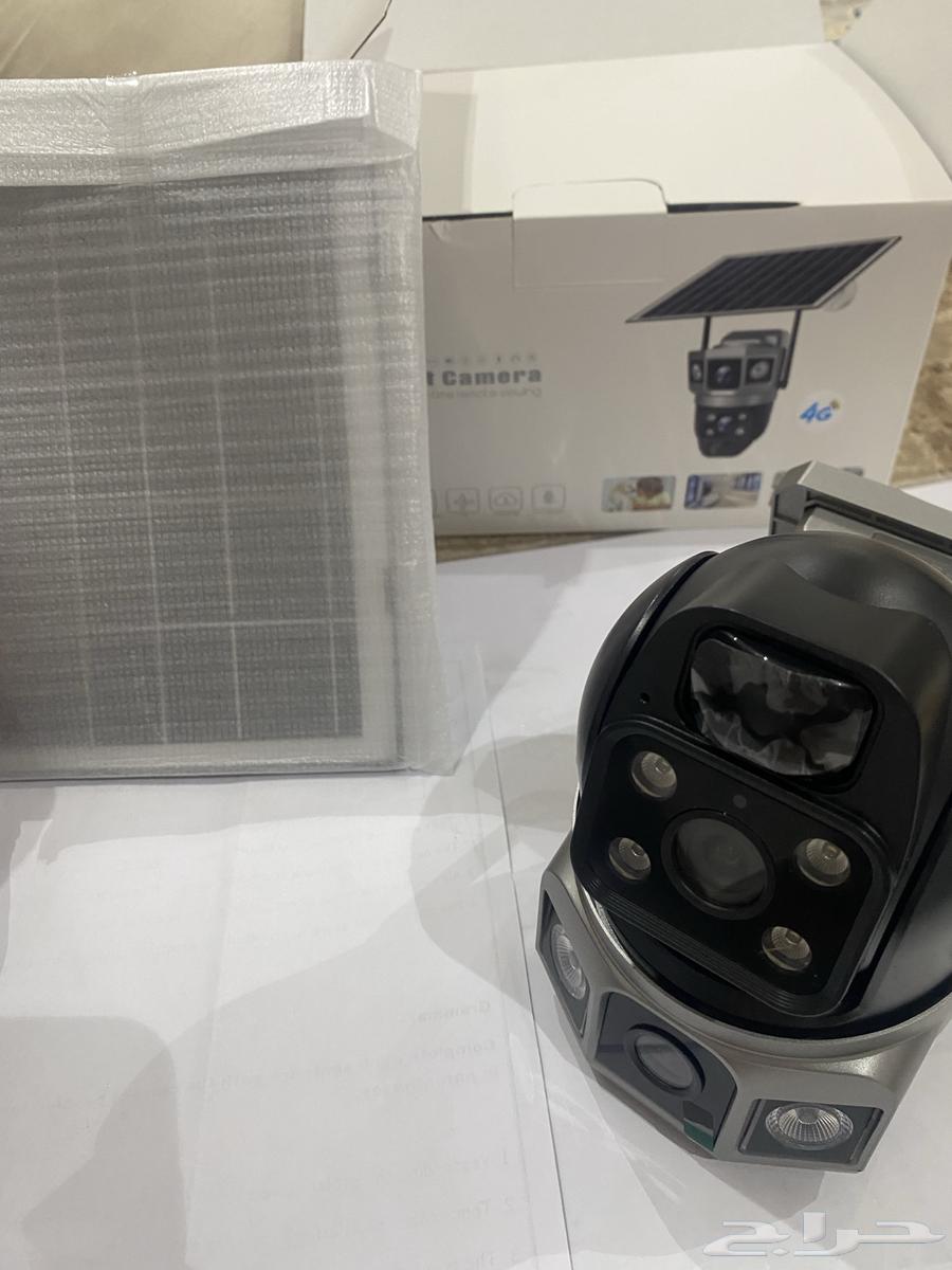 Solar-powered camera with SIM card64480840574851110