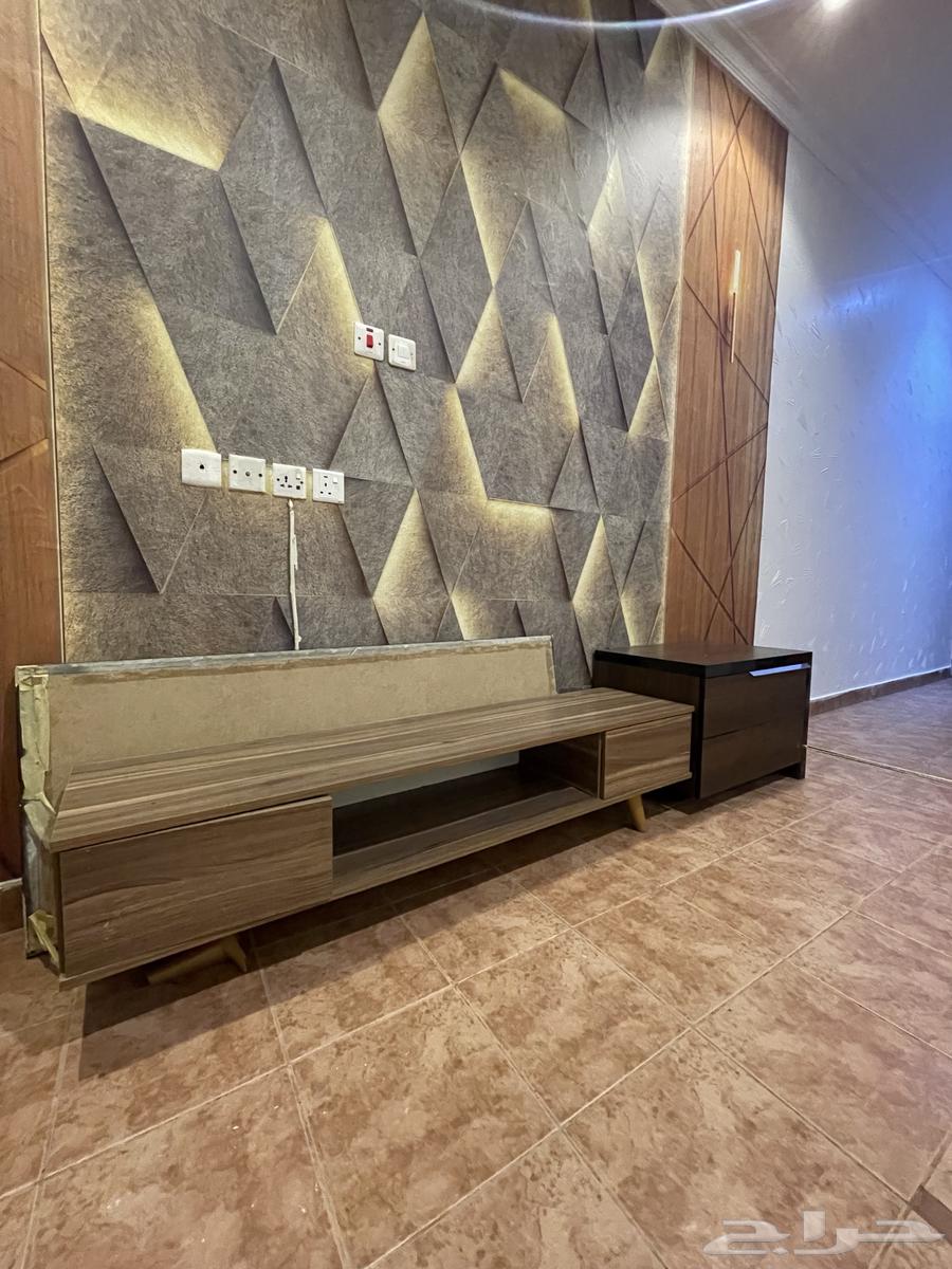 Clean bedroom, semi-new refrigerator, plasma screen table and tables64480167391363110