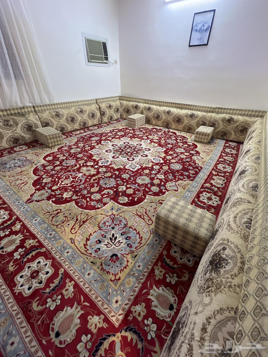 المساند للبيع بدون فرش مع أربعه تكايات ع السوم64479479858946110