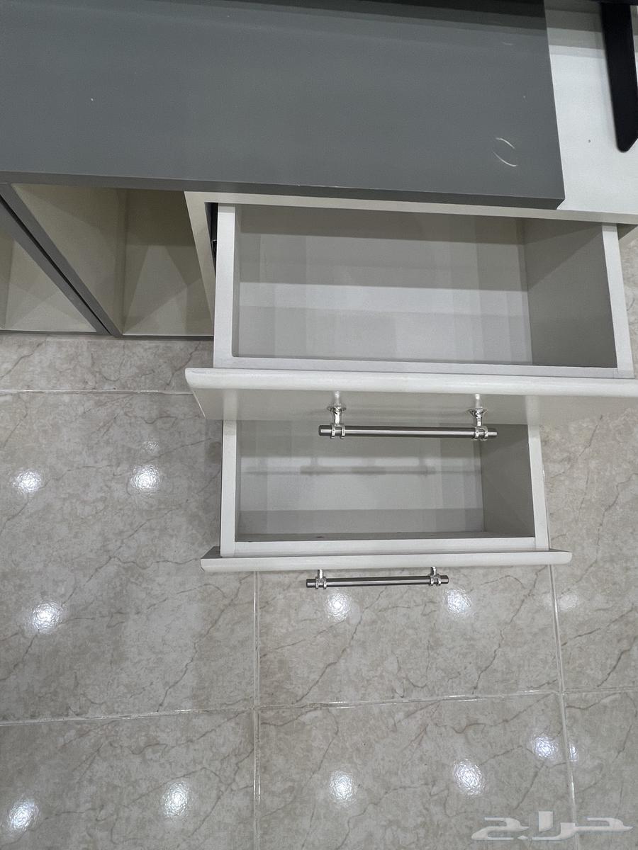 طاولات للبيع64479915236995110