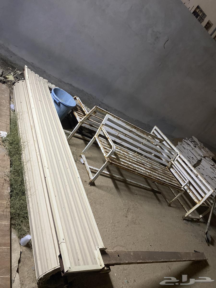 باب كراج اللون بيج مستعمل للبيع64485065021826110