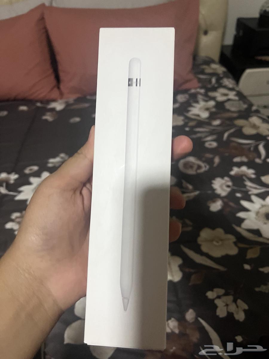 Original Apple iPad Pen bought from Jarir for 600, used once64484307721731110