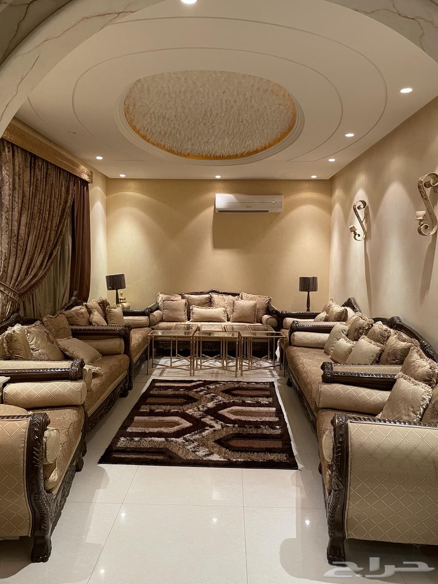 Classic sofa64479217655683110