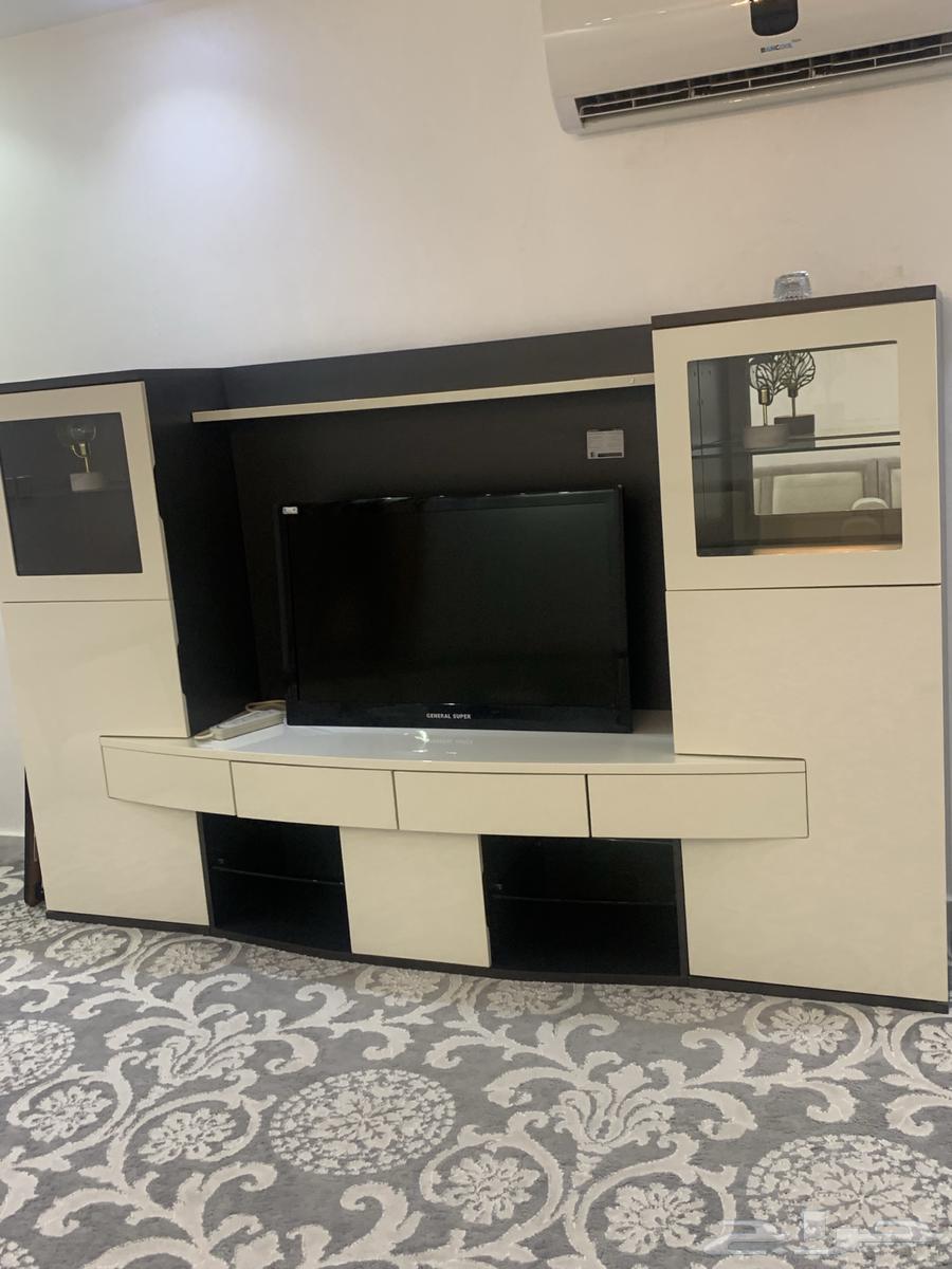 Wardrobe with four tables, 2 large and 2 small64486232996865110