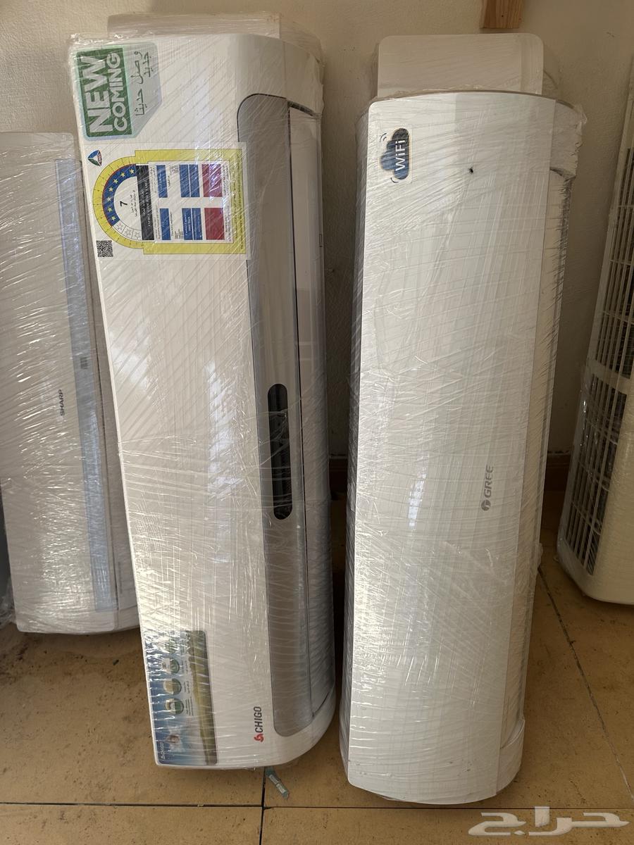 Clean used split window air conditioner with installation connection64483757315585112