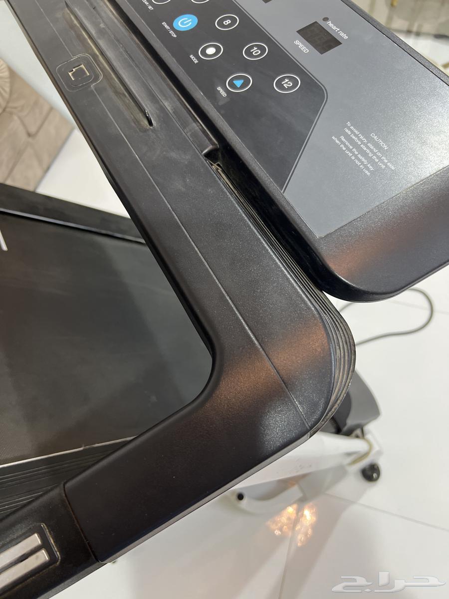 سير كهربائي على الشرط64478898069379110