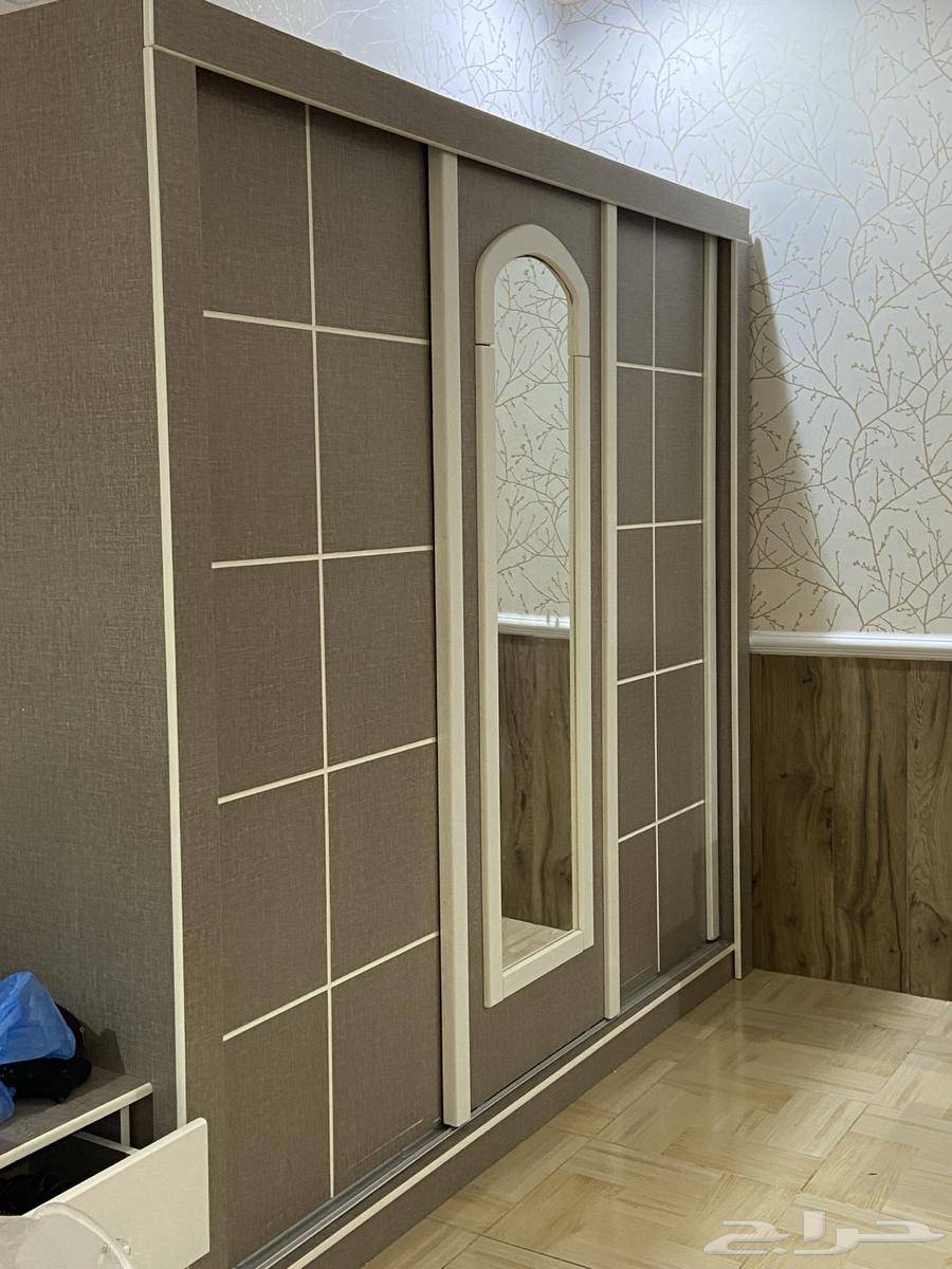 Bed with closet and dressing table64480007231490112