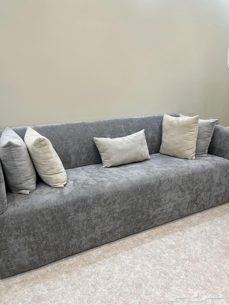 Sofa for sale in like-new condition, very clean64486150369921111