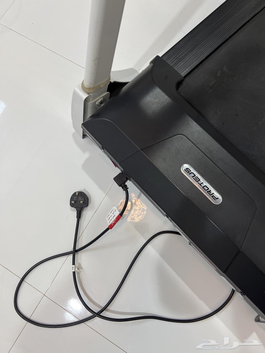 سير كهربائي على الشرط64478898069379111