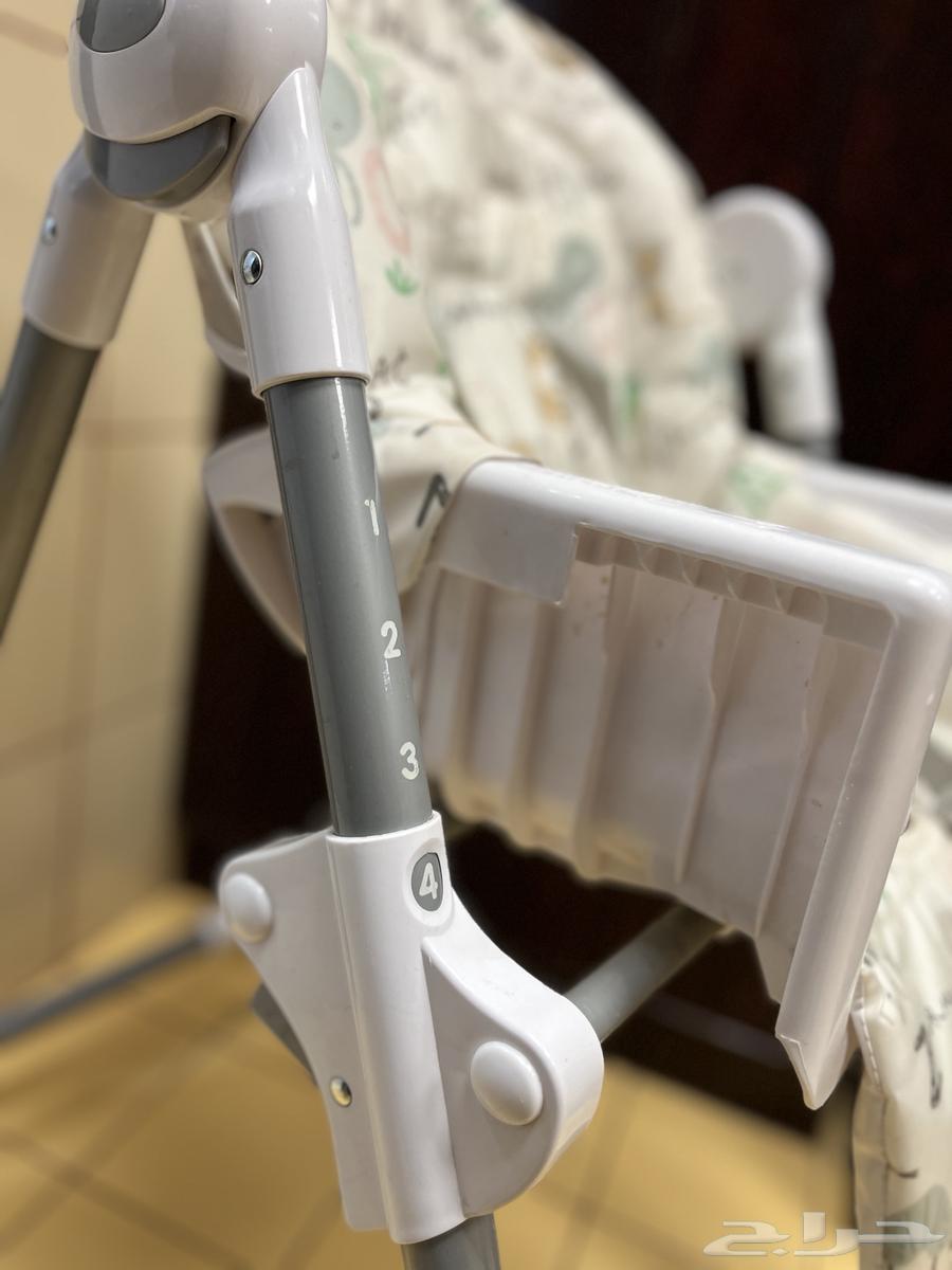 كرسي اكل جديد استخدام شهرفقط قابل للنزول للاسفل ولنوم الطفل64481046231937111