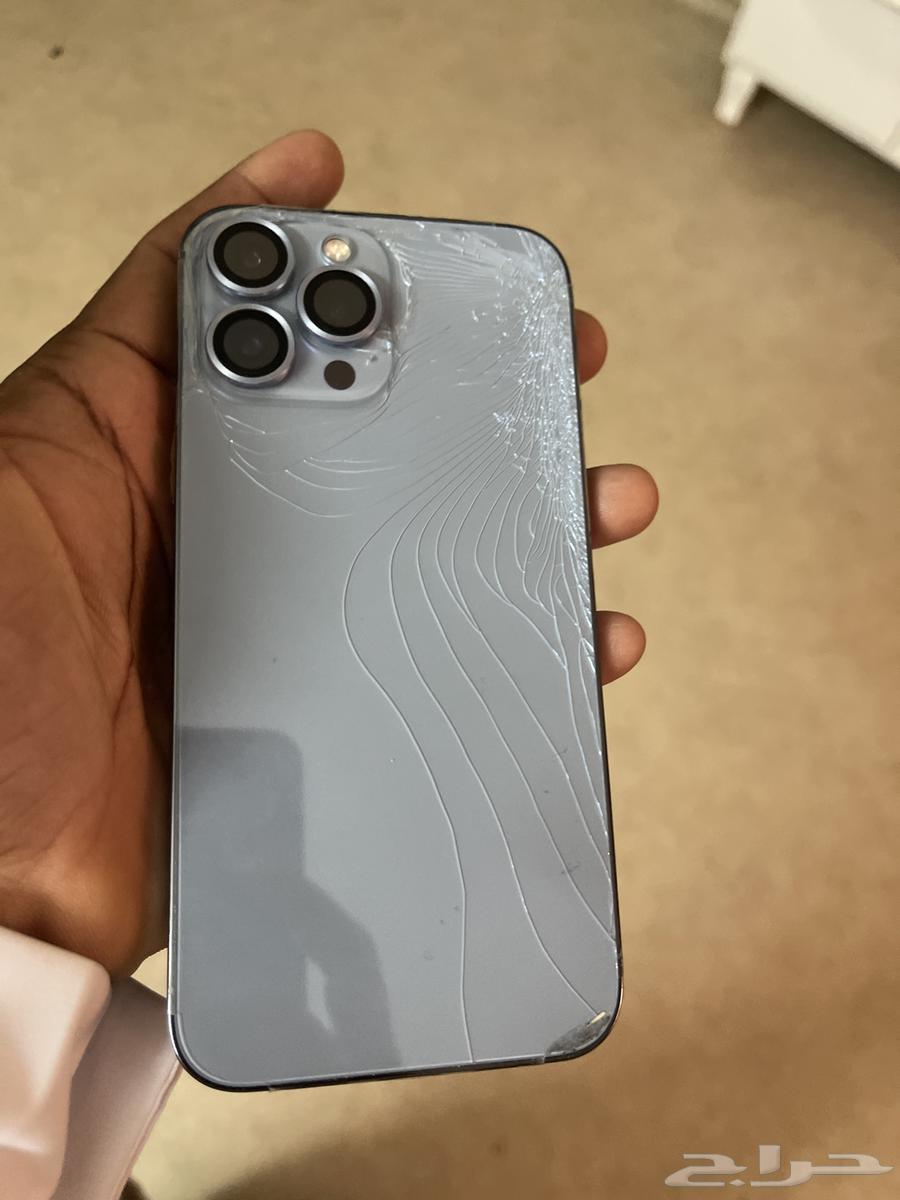 آيفون 13برو ماكس 256 تم تغير الشاشة و خلفية الجوال مكسورة64481613180418110