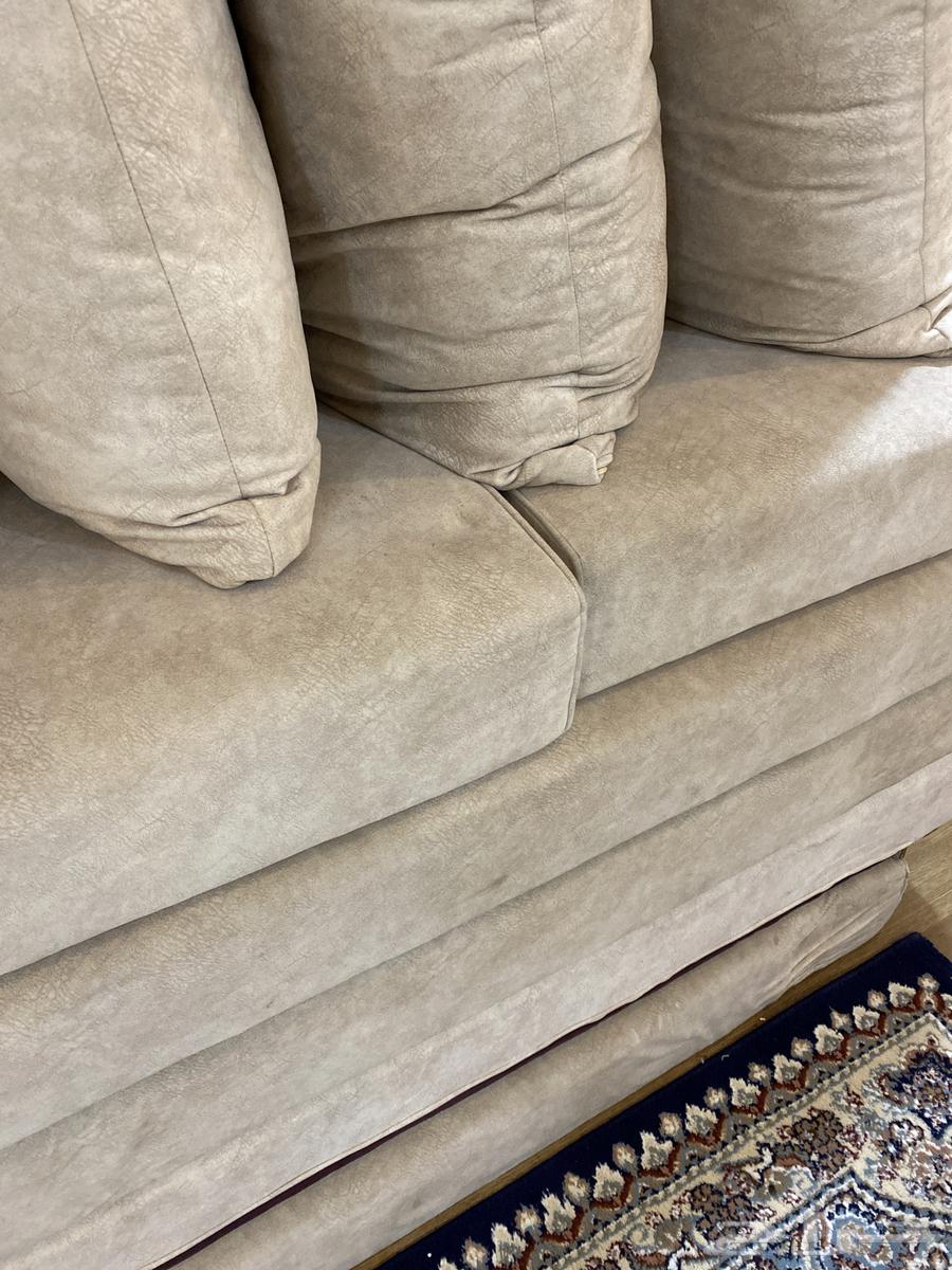 جلسة للبيع مافيه عيوب64483150719361112