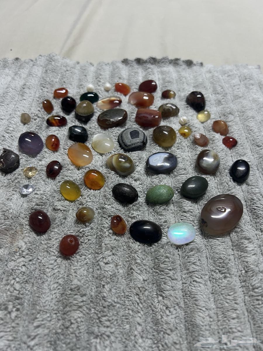 للبيع مجموعه احجار كريمه وحجر مرجان64482023323394110