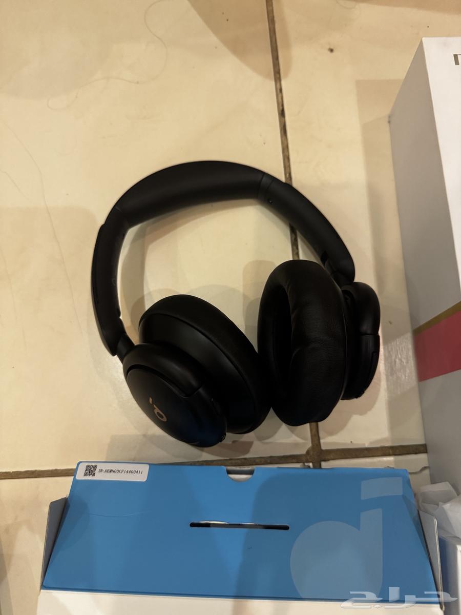 Headphones and laser device64479383336065111