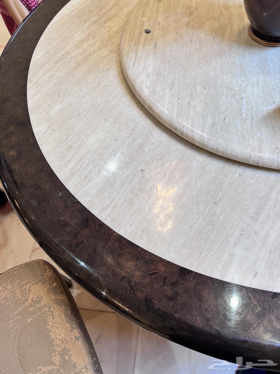 للبيع طاولة طعام رخاميه فخمه ولها صحن متحرك64485488081281111