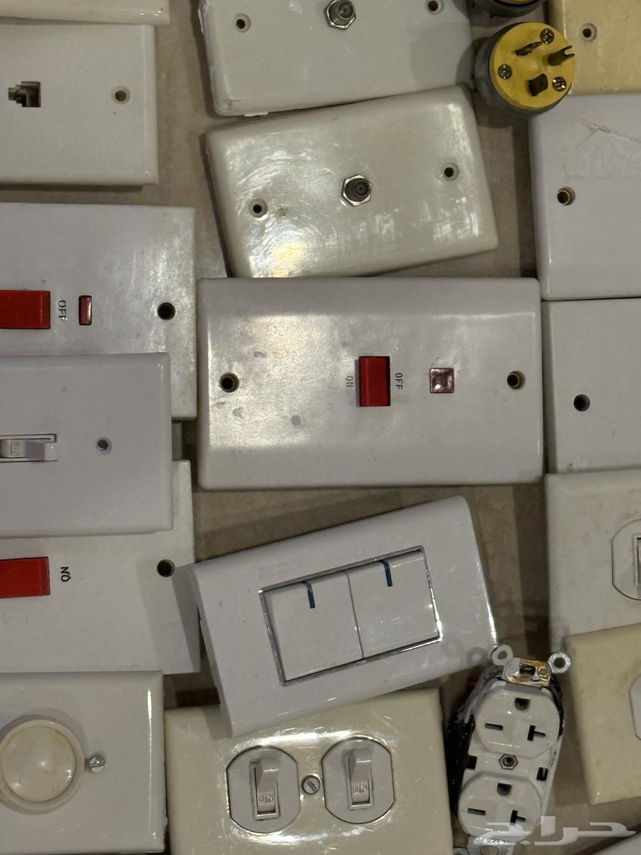 للبيع افياش ومفاتيح كهربائيه وثريات64483027896322112