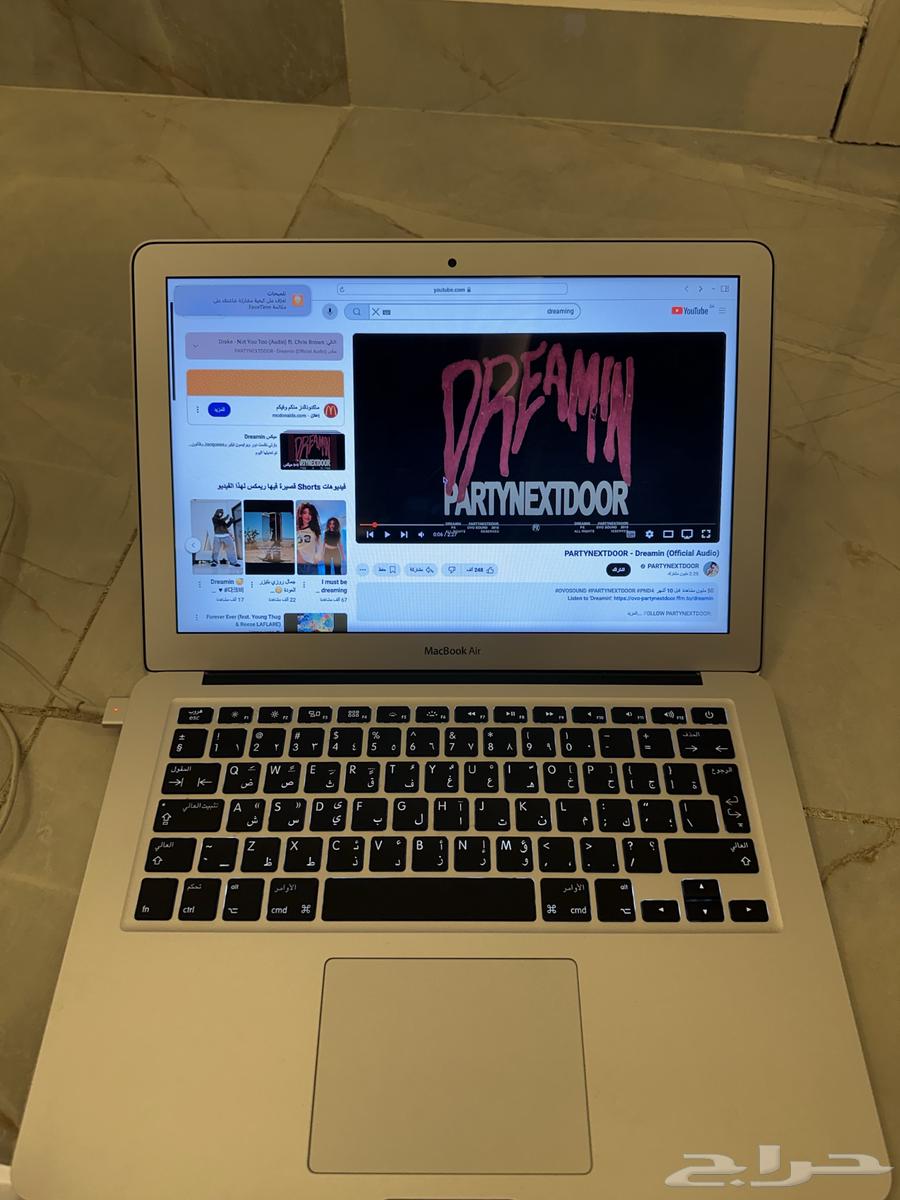 ماك بوك اير 1364483840005633114