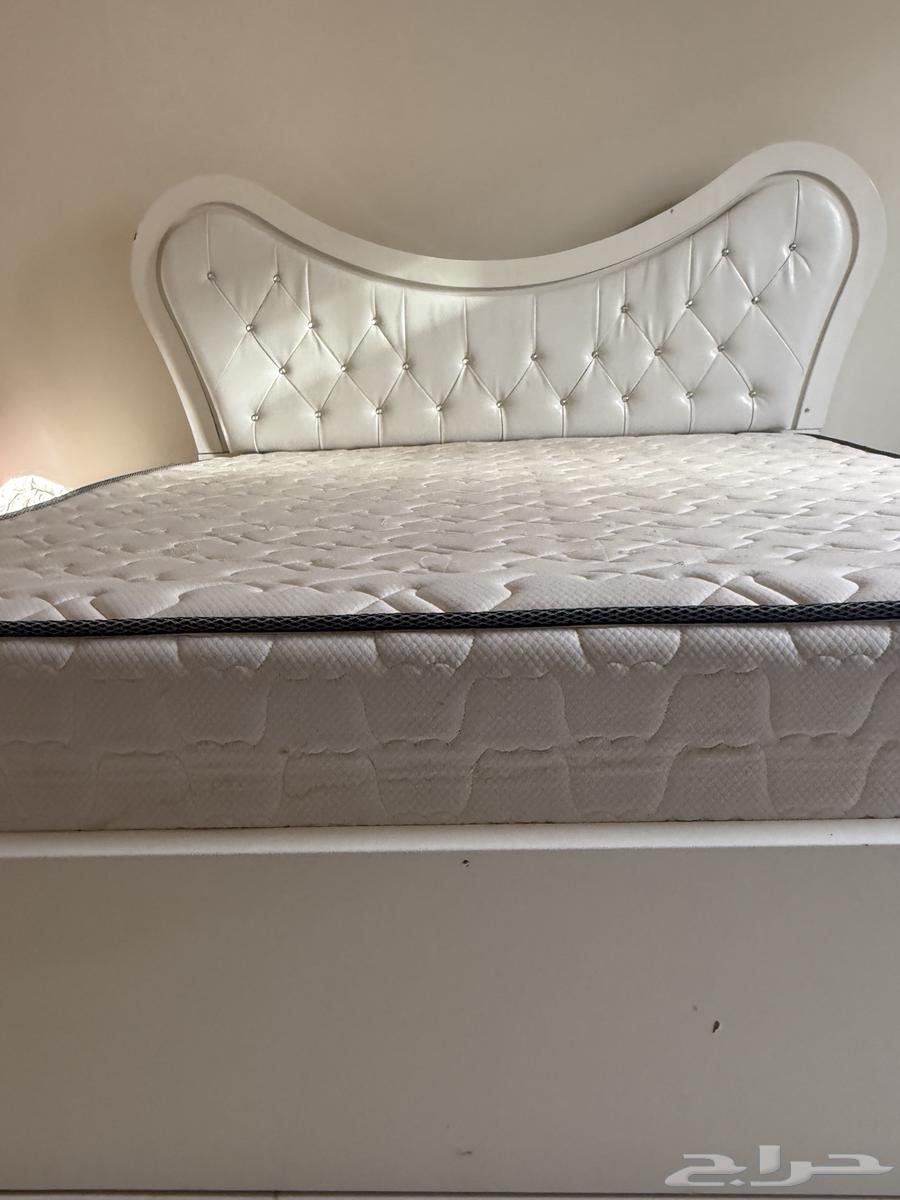King Size Bed and Mattress64550053743233110