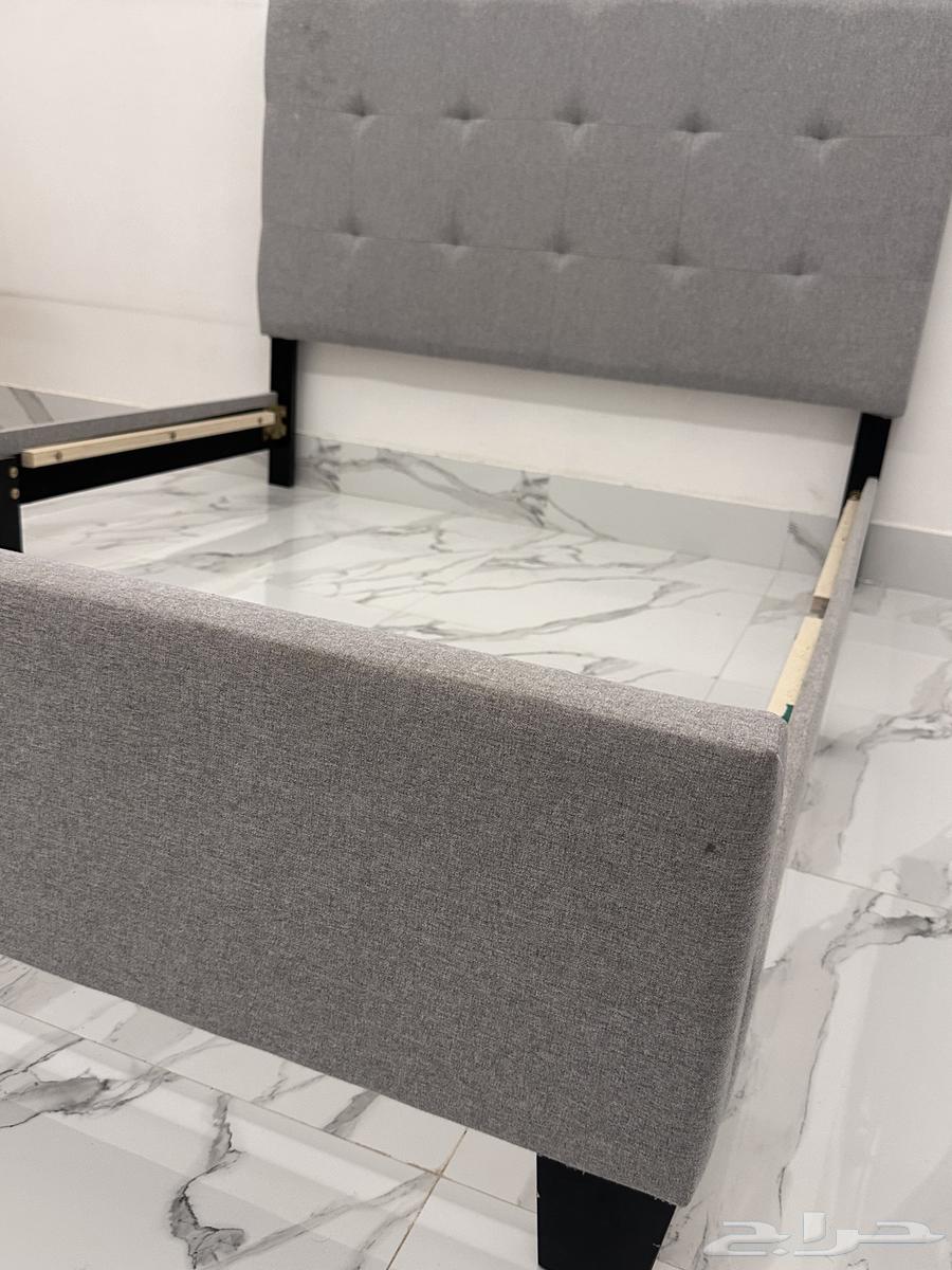 Gray Bed Frame with Elegant Design64482458099074113