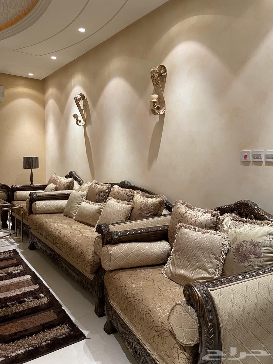 Classic sofa64479217655683111