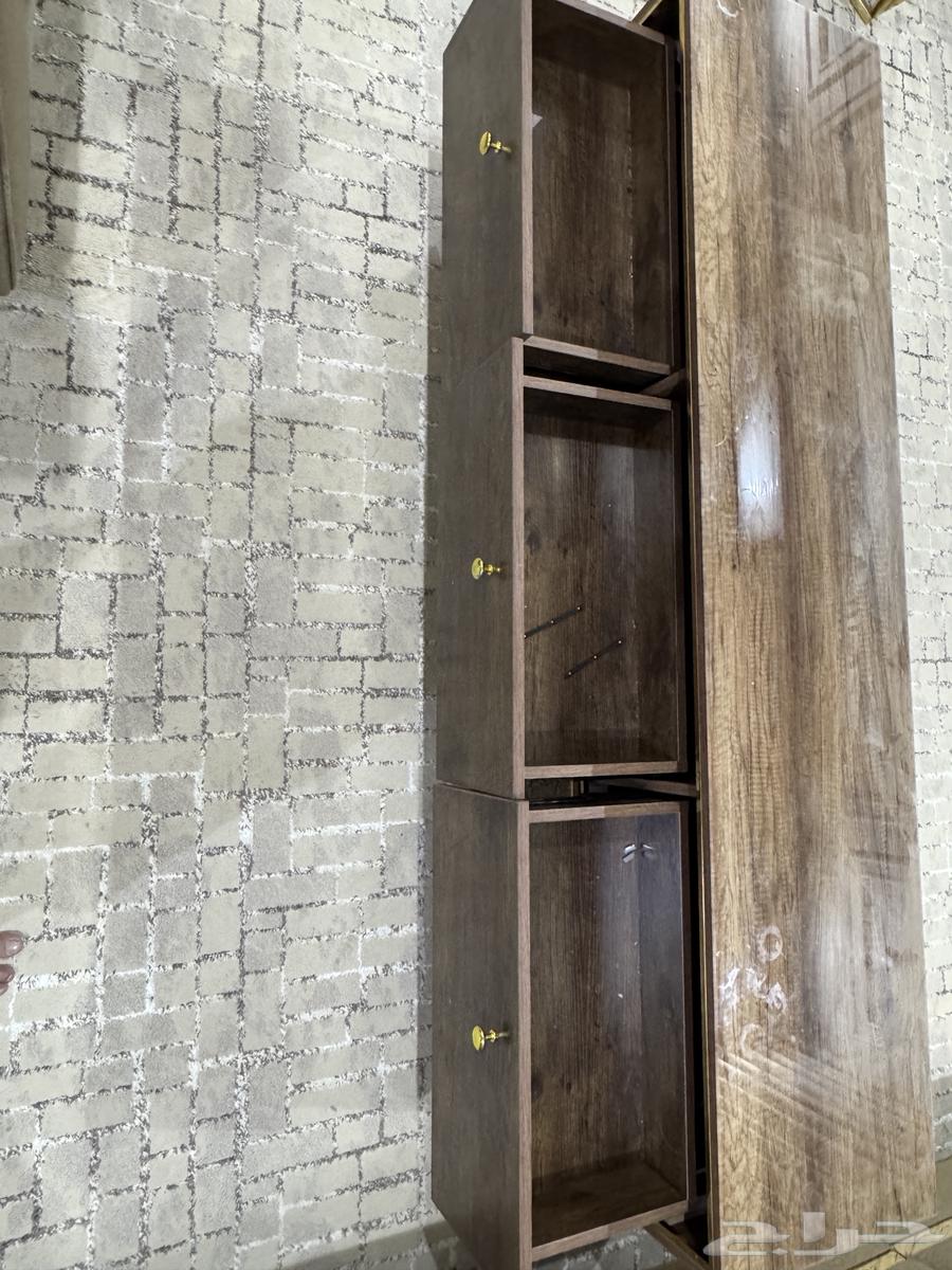 طاولة شاشة للبيع64482349906946112