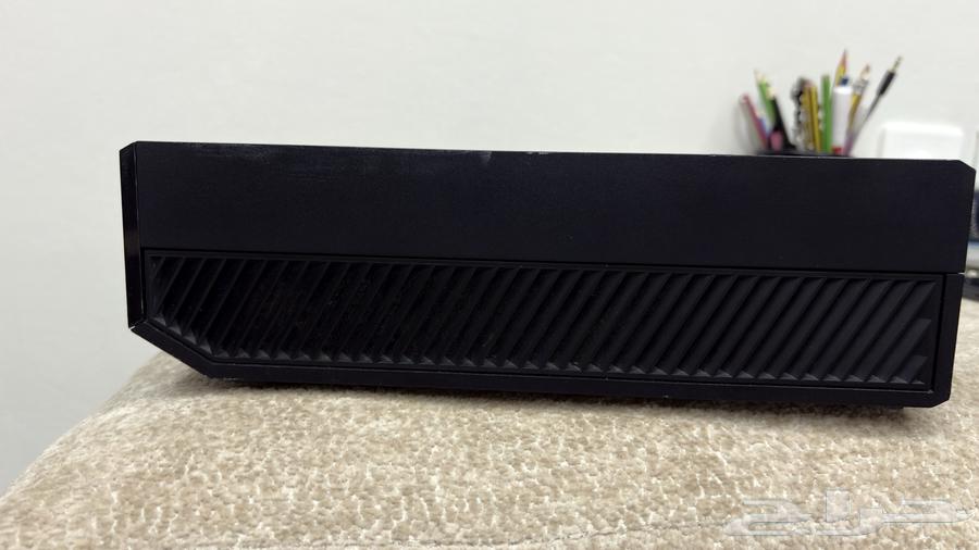 اكسبوكس ون اسود 500 جيجا شبه جديد للبيع او البدل64484471055619114