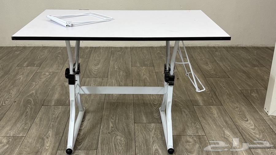 طاولة رسم لطلاب الرسم او التصميم الداخلي بدون كرسي من جرير64484498214786111