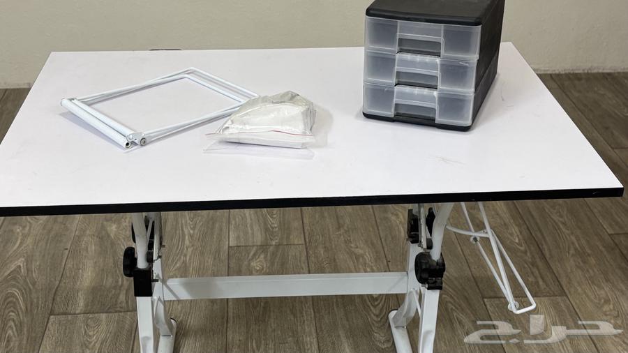 طاولة رسم لطلاب الرسم او التصميم الداخلي بدون كرسي من جرير64484498214786112