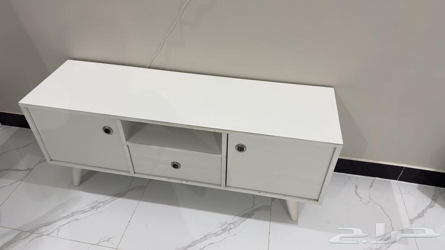 طاوله تلفزيون بمساحة تخرين64480551652099110